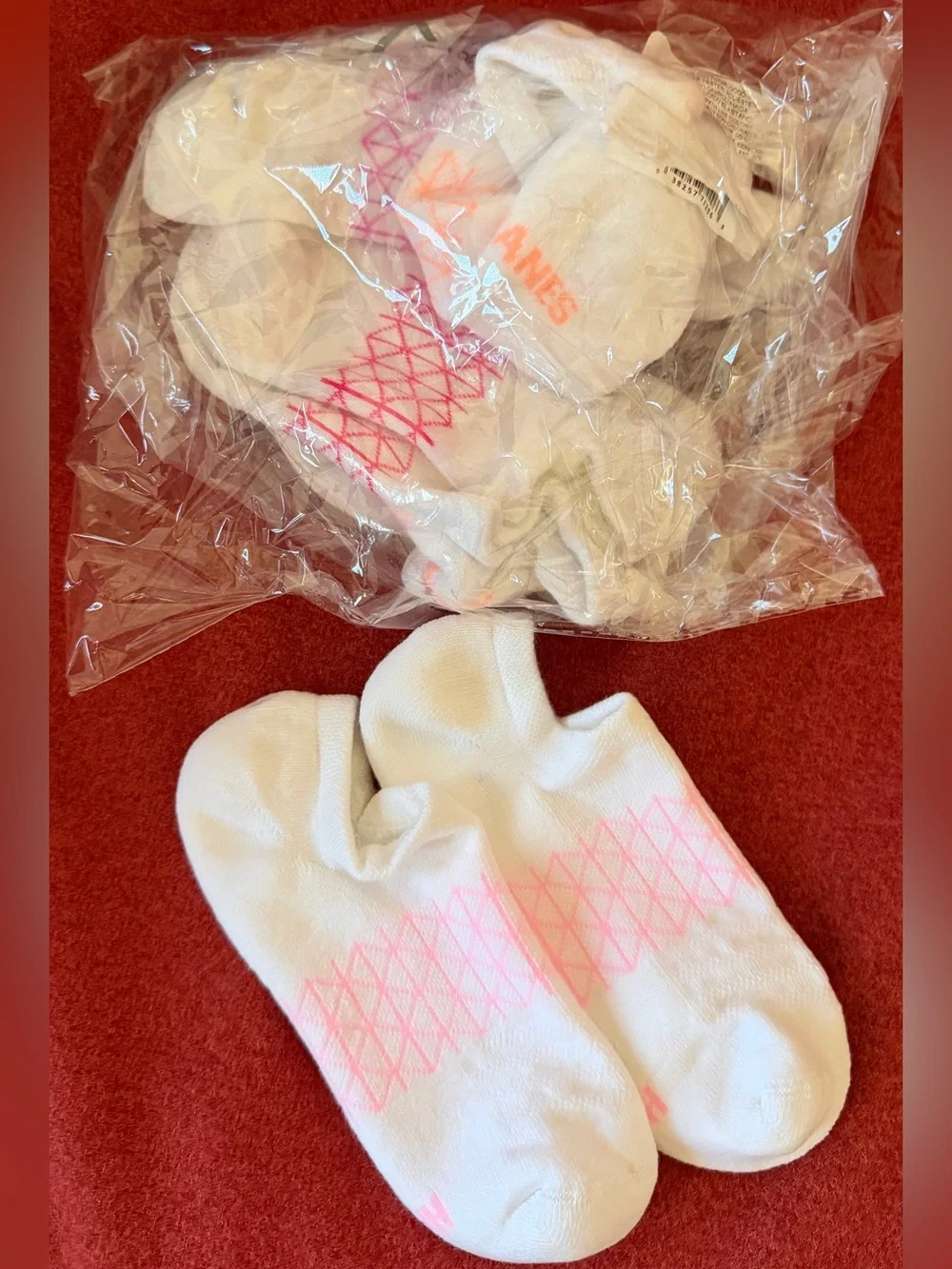 Hanes Absolute Active Cushioned No Show Socks 4-Pack Women’s 5–9